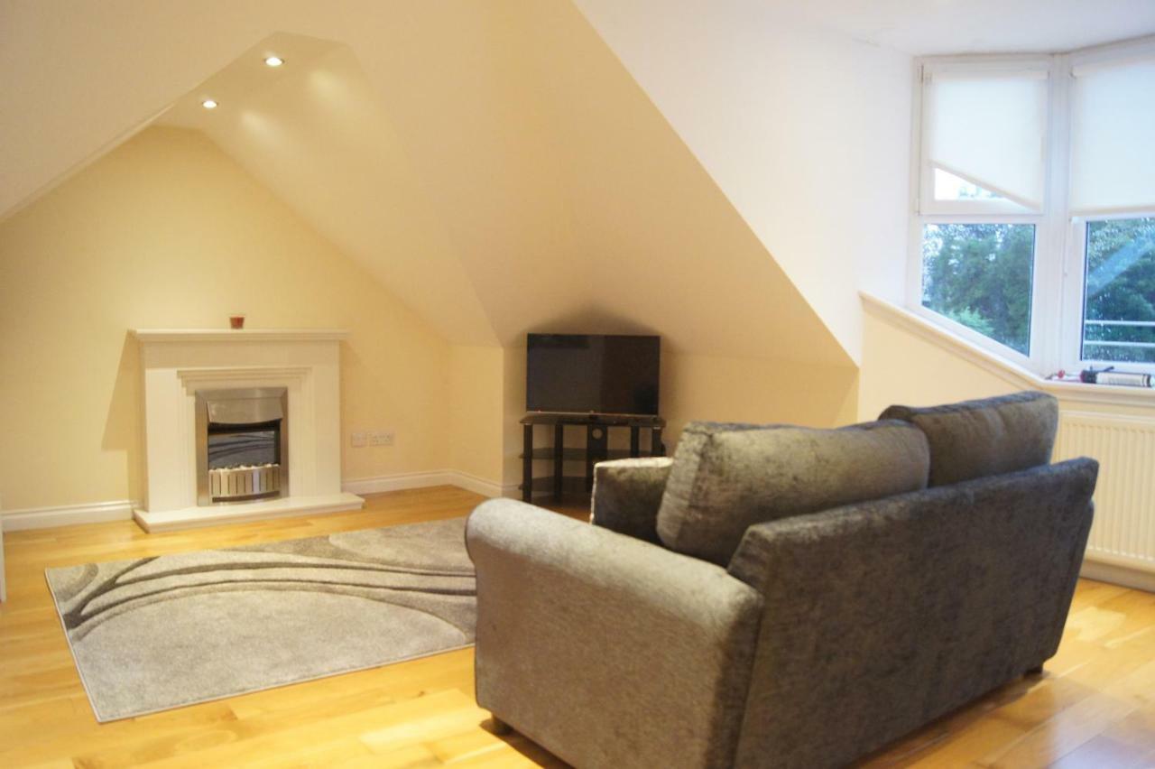 Modern, Cosy Apartment In Bearsden With Private Parking Glasgow Dış mekan fotoğraf