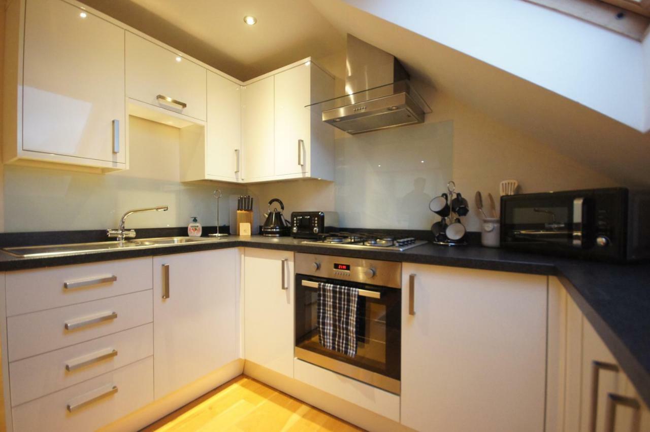 Modern, Cosy Apartment In Bearsden With Private Parking Glasgow Dış mekan fotoğraf