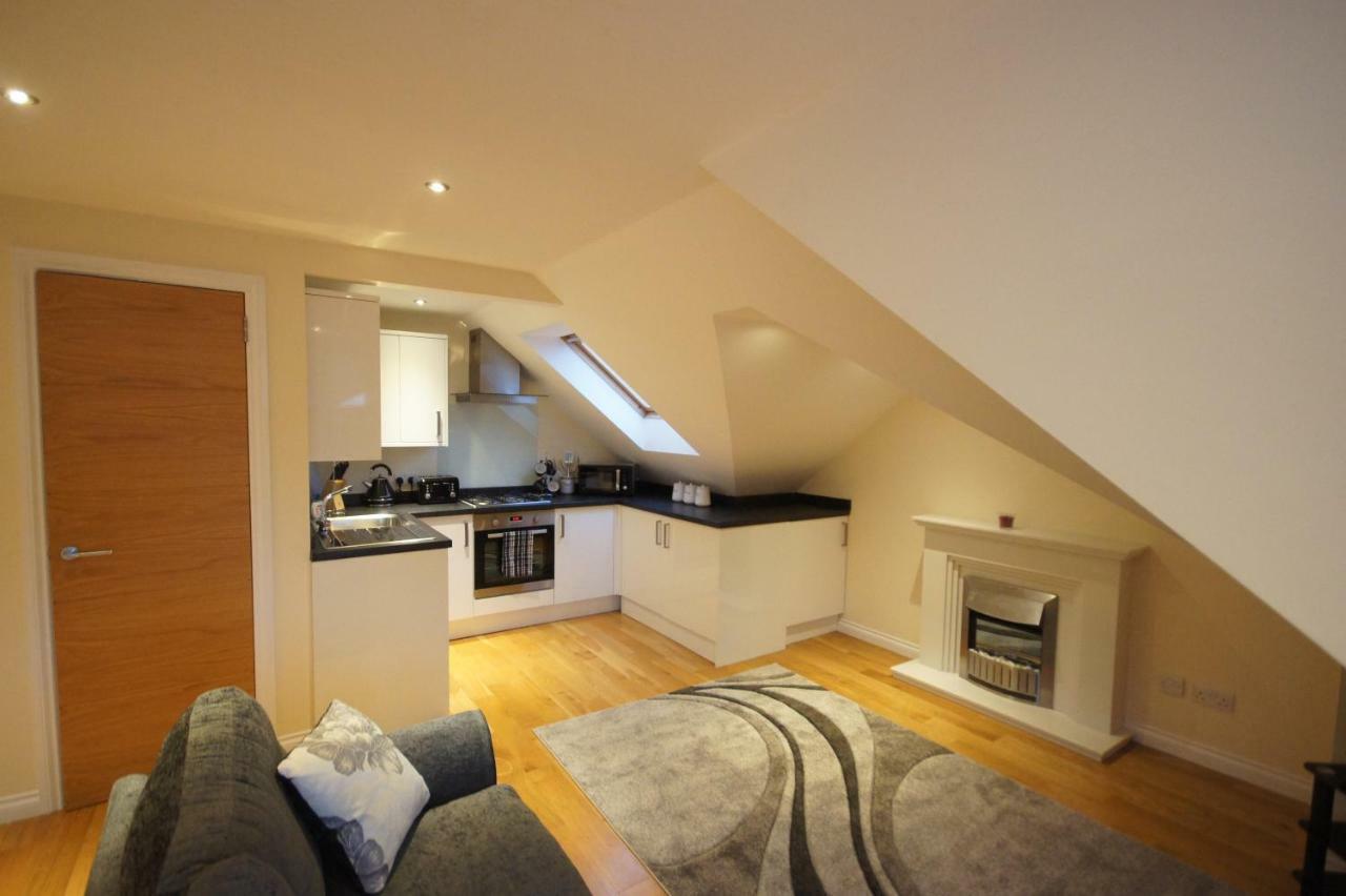 Modern, Cosy Apartment In Bearsden With Private Parking Glasgow Dış mekan fotoğraf