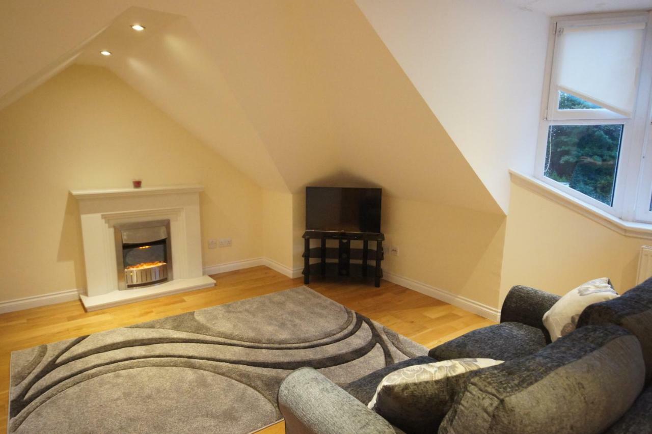 Modern, Cosy Apartment In Bearsden With Private Parking Glasgow Dış mekan fotoğraf